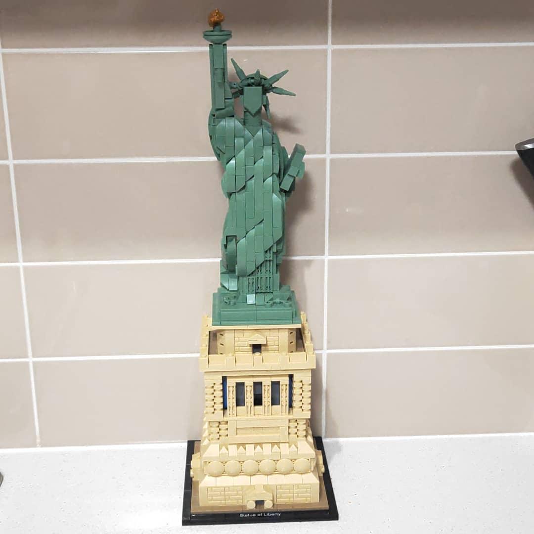 @mythoughtsinwords_emily