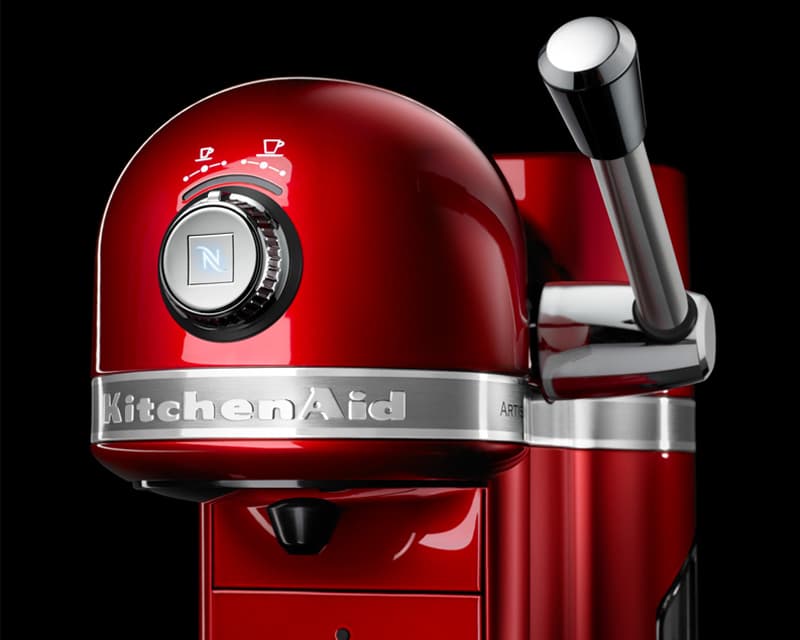 KitchenAid Candy Apple Red Nespresso Espresso Maker Avec Appareil à faire mousser le lait