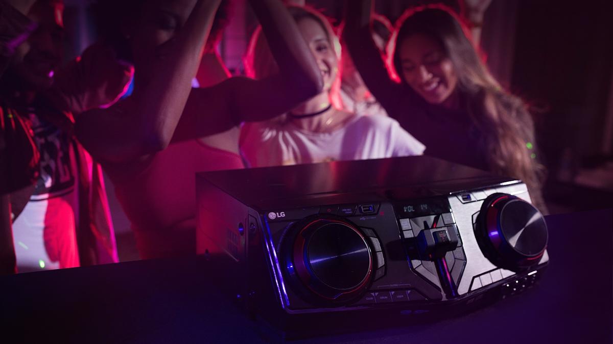 Automatically Mix Music