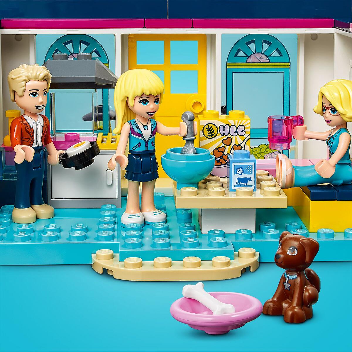LEGO® Friends family life