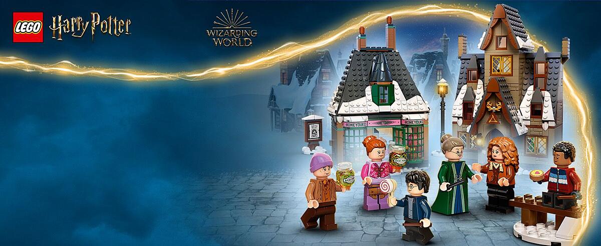 Authentic Hogsmeade™ set for play and display