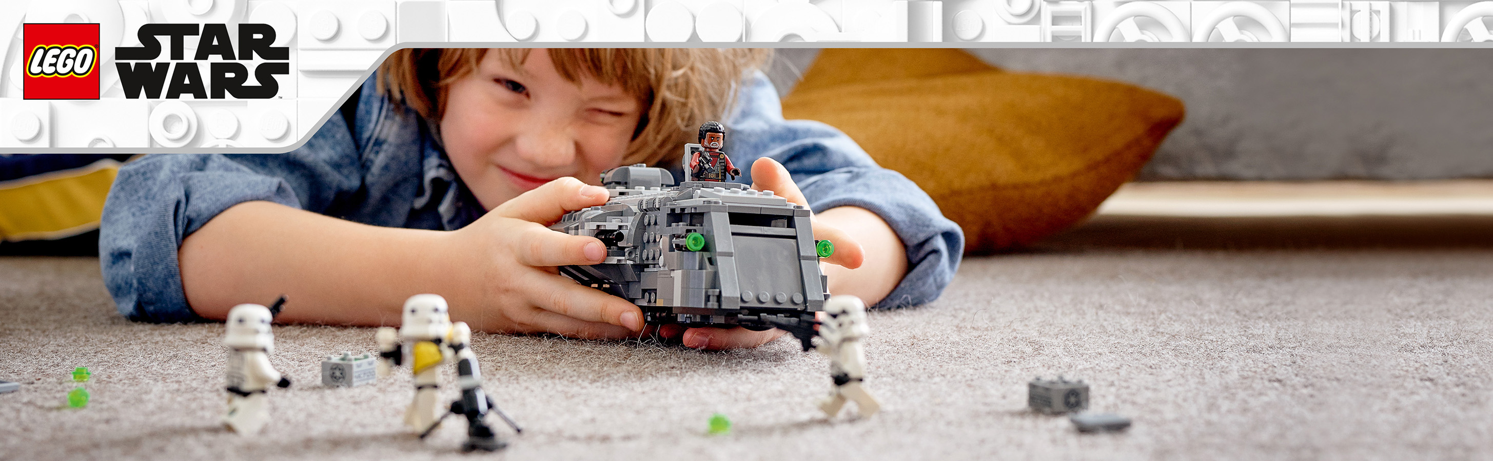 Cool, buildable transporter for creative play