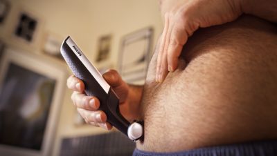 Ergonomic grip for added grooming control