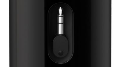 Built-in retractable cable for easy music playback