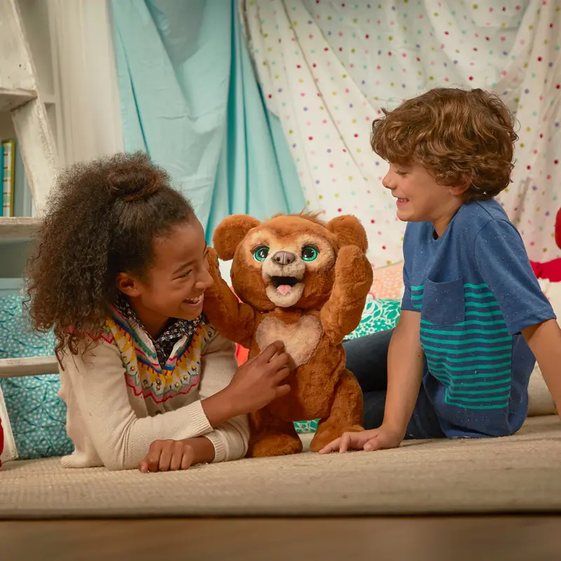 Cubby l'ours curieux interactif Hasbro - Hasbro