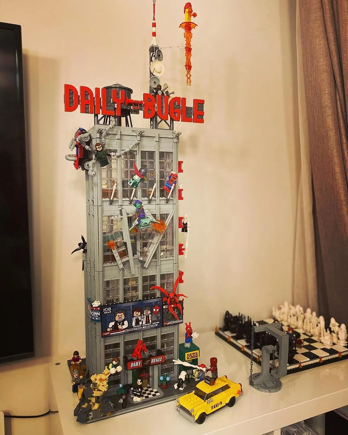 Buy LEGO® Marvel Daily Bugle 76178 Set for Adults | Official LEGO® AE