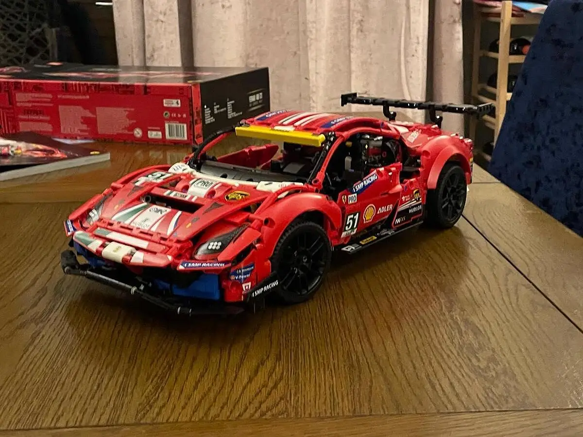 LEGO 42125 Technic Ferrari 488 GTE AF Corse #51: Maquette de Voiture de  Course à Construire, Modèle pour Adultes et Fans de Courses,  Collectionneurs de Voitures, Idée de Cadeau : : Jeux et Jouets