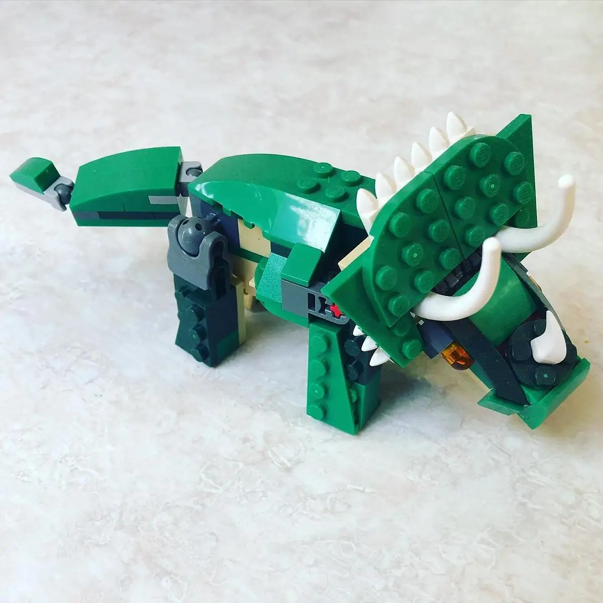 LEGO Creator in Mighty Dinosaurs Construction Set 31058 The