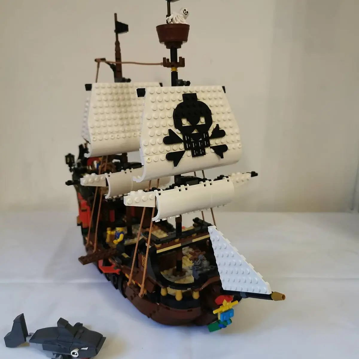オンライン限定価格】レゴ LEGO クリエイター 31109 海賊船【送料無料