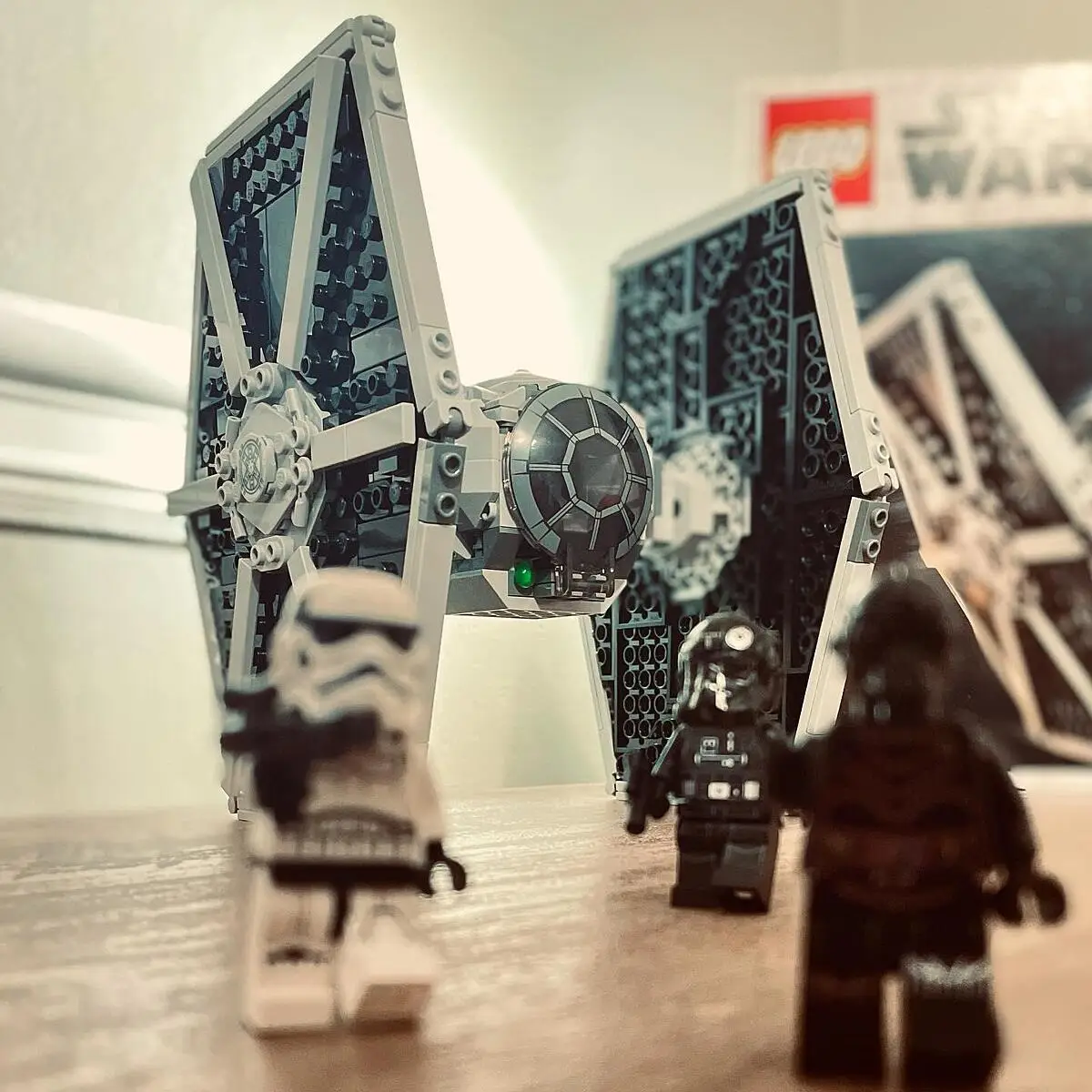 Lego star wars™ 75300 tie fighter impérial jeu de construction incluant  stormtrooper et figurines de la saga skywalker - La Poste