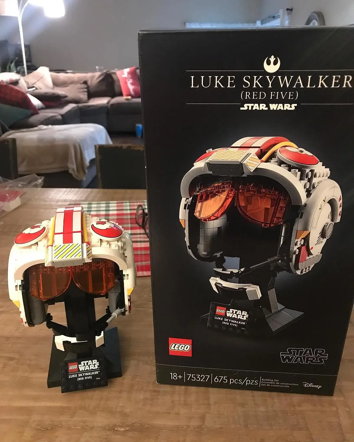 Le casque Red Five de Luke Skywalker™ 75327