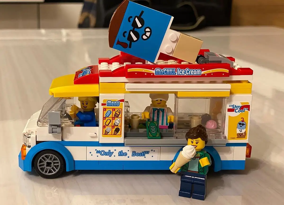 LEGO City - Le Camion de la Marchande de Glace - 60253 - En stock chez
