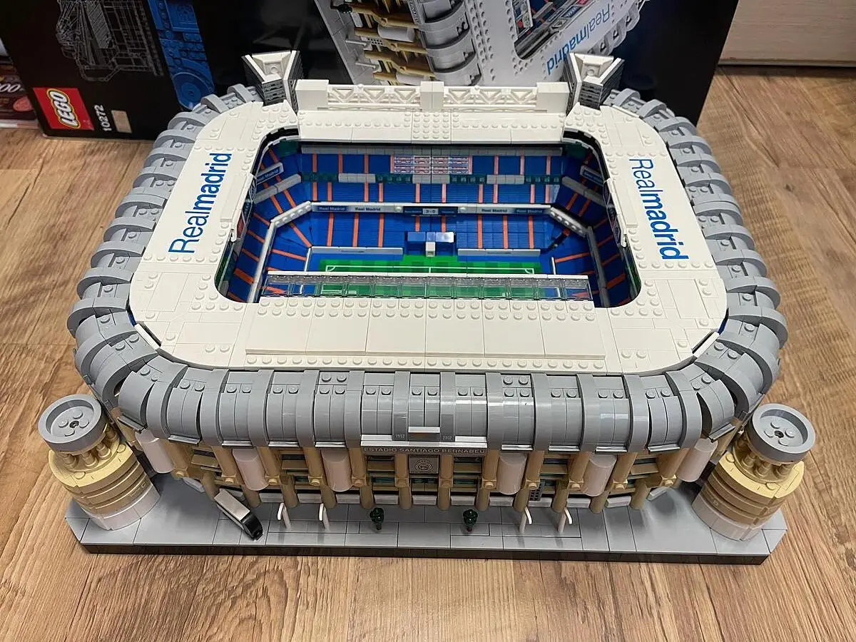 LEGO Icons - Estadio del Real Madrid Santiago Bernabéu - 10299, Lego  Arquitectura