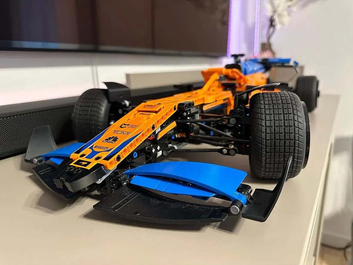 lego Technic - Monoposto McLaren Formula 1 Modellino da Costruire Macchina  da Corsa Costruzioni per Adulti 18+ Anni - 42141