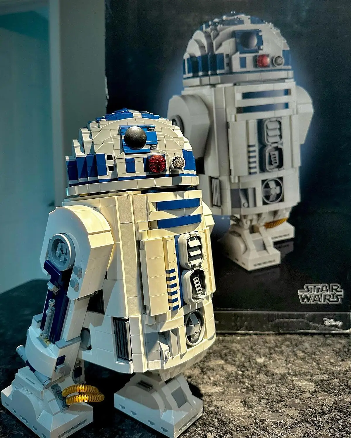 LEGO Star Wars R2-D2 75308, Adult Droid Building Set, Display