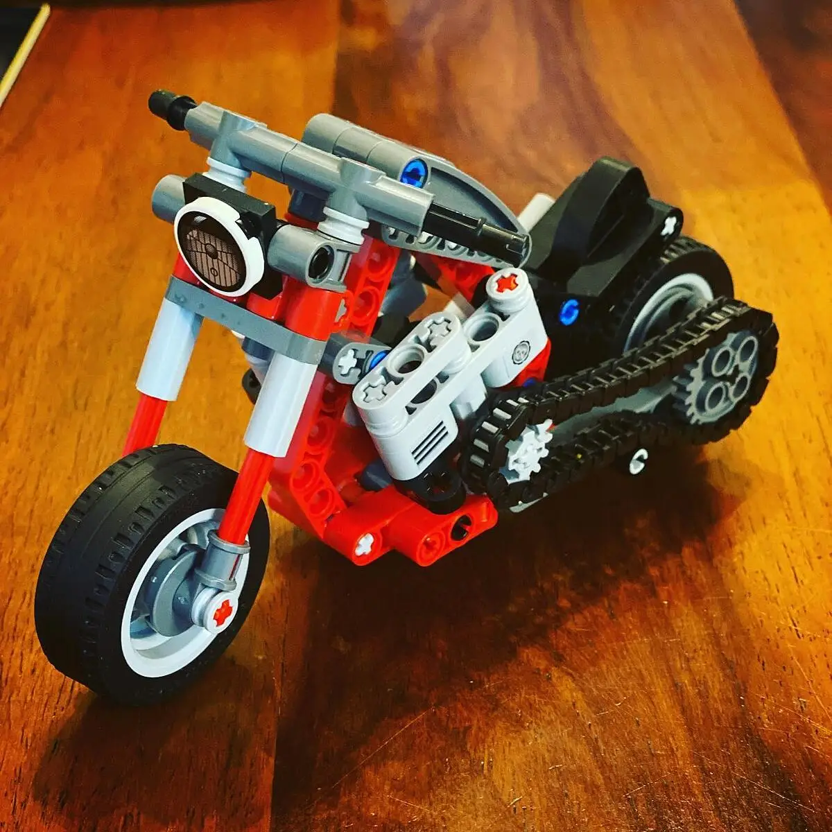 LEGO® 42132 La Moto, Maquette à Construire 2 en 1, Jouet de Construction,  Idée de