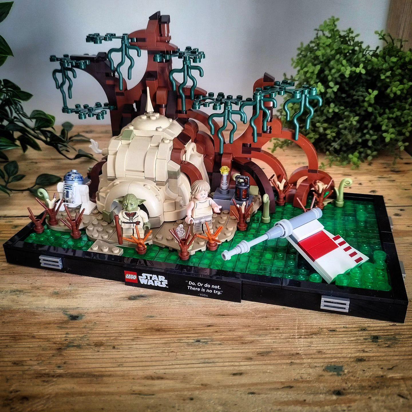 Diorama Lego Yoda's Hut Moc LEGO Star Wars Dagobah Jedi