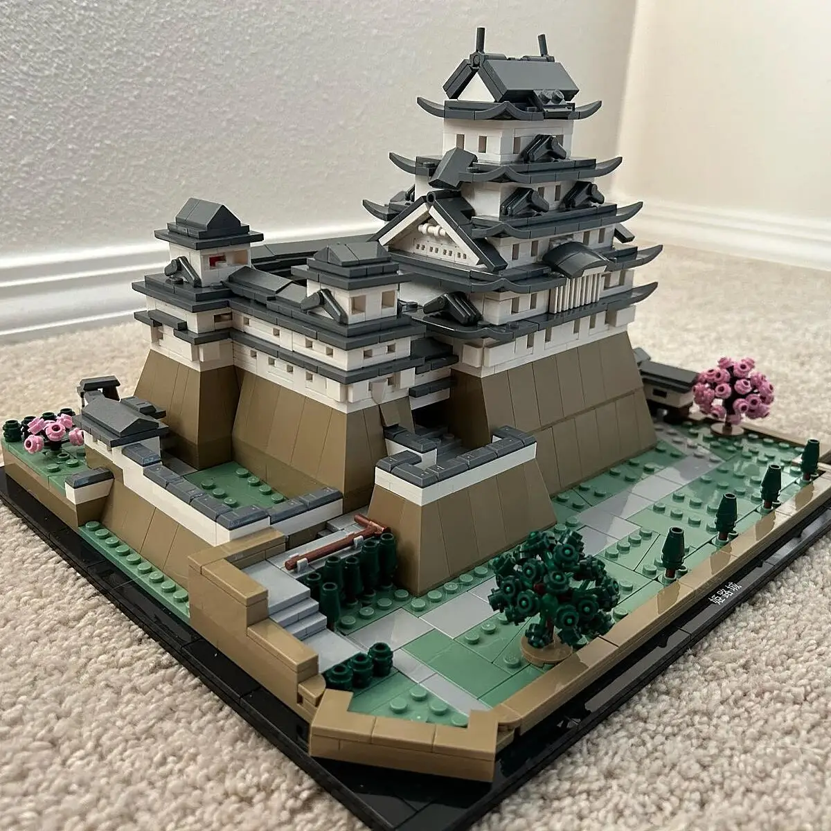 LEGO® Architecture - Le château d'Himeji - 21060 au meilleur prix