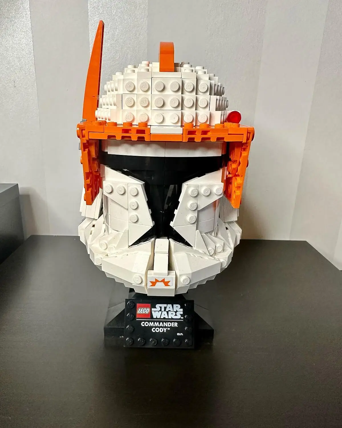 LEGO Star Wars Le Casque du Commandant Clone Cody 75350 LEGO : la boîte à  Prix Carrefour