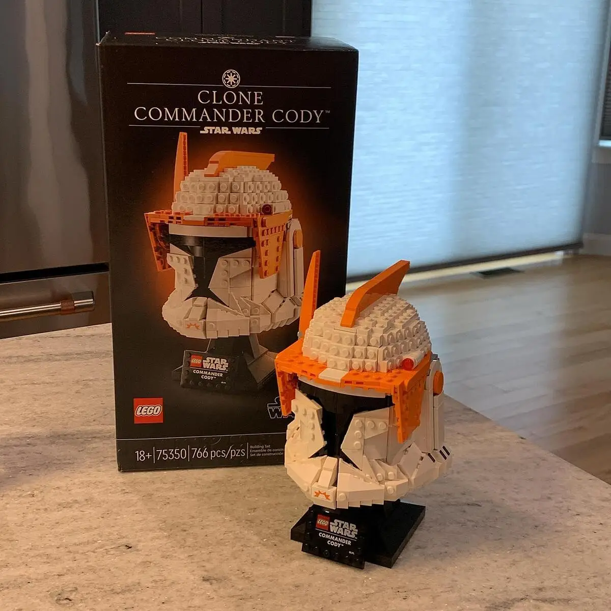 LEGO Star Wars 75350 Le Casque du Commandant Clone Cody, Maquette