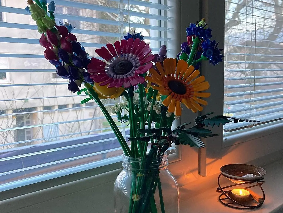 El ramo de flores de Lego y otras maravillas de su colección botánica para  decorar la casa o hacer un regalo