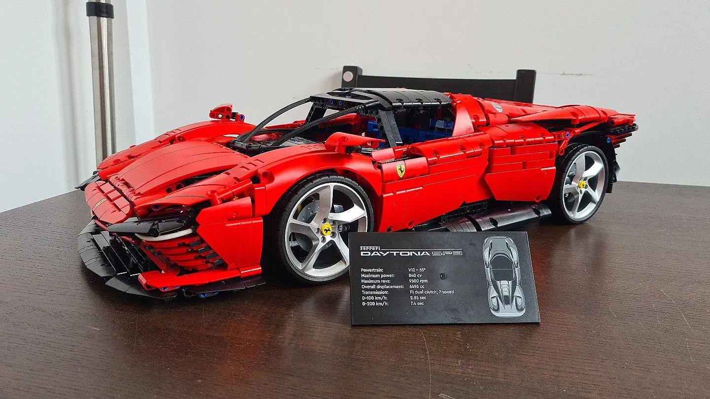 LEGO Technic 42143 Ferrari Daytona SP3, Modellino Auto Supercar Scala 1:8,  da Collezione in Vendita Online
