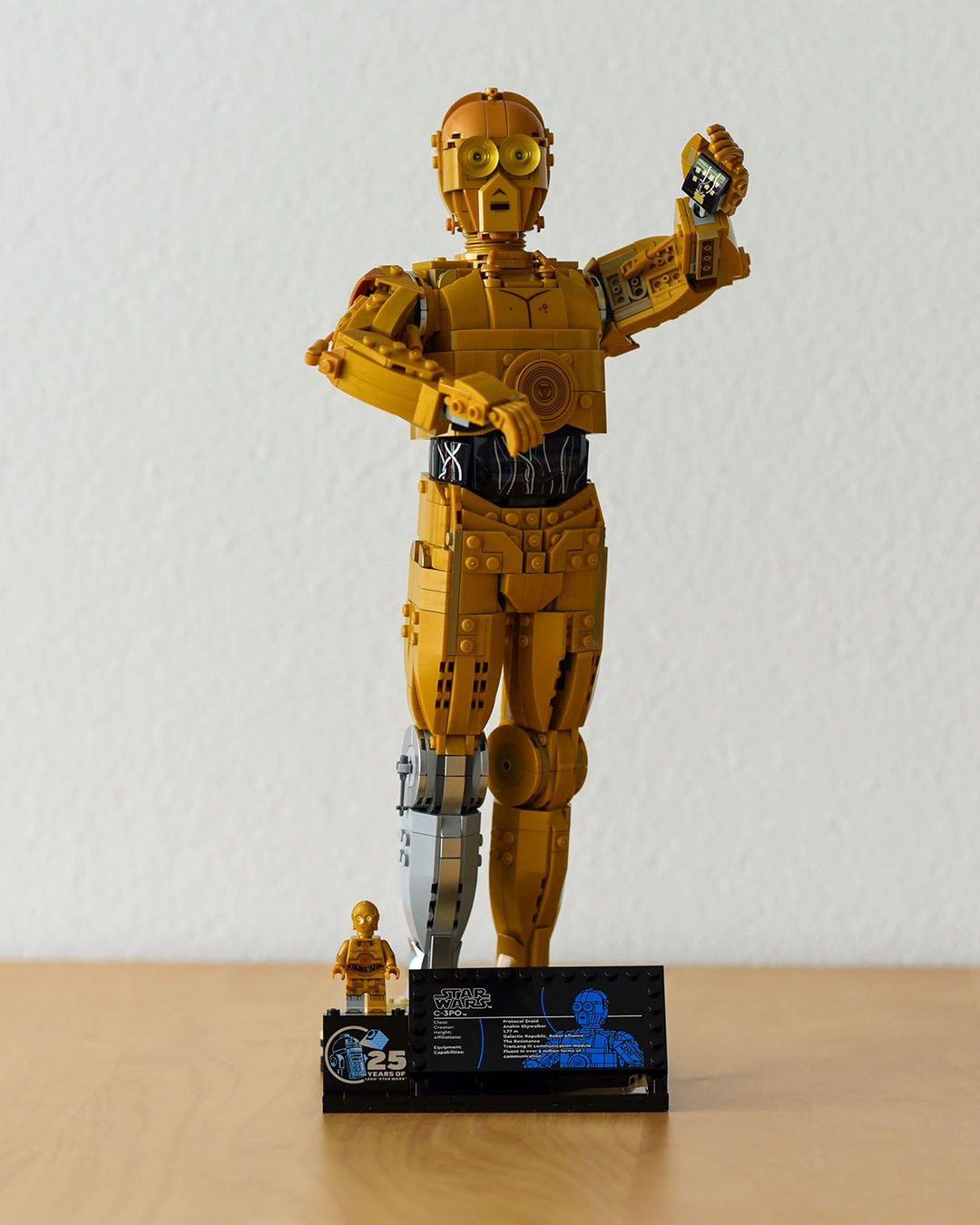 LEGO Star Wars C-3PO Character, Figure Set for Adults 75398