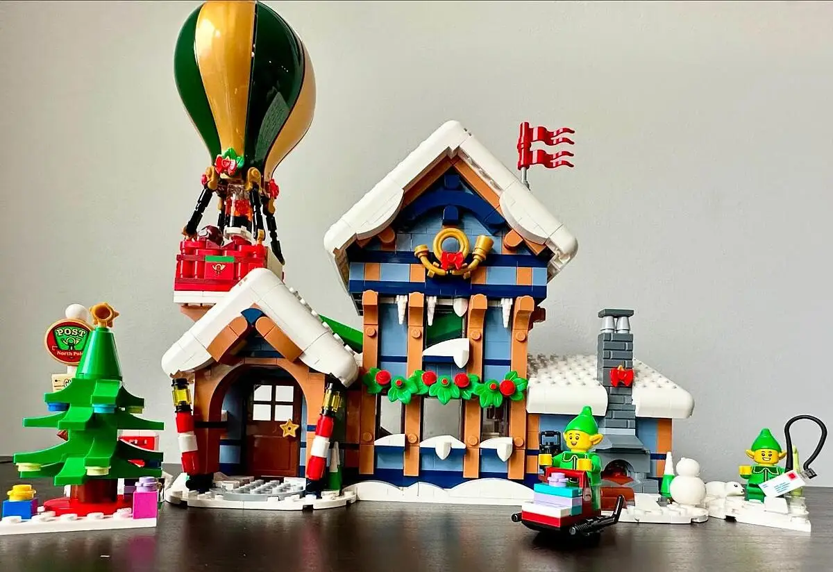 LEGO Icons Santa's Post Office 10339 HARD TO FIND