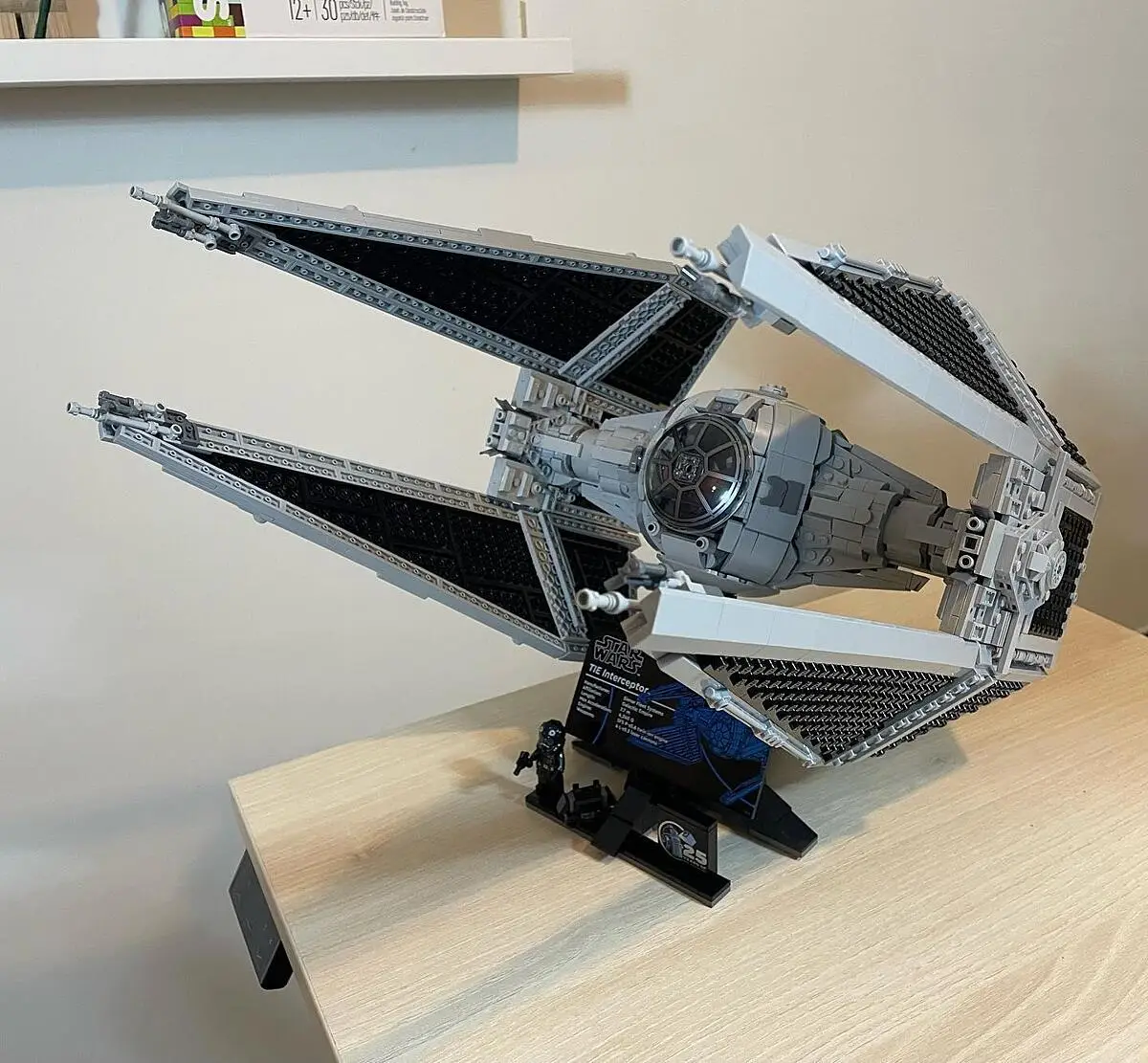 LEGO Star Wars: Interceptor TIE 75382, 18 ani+, 1931 piese