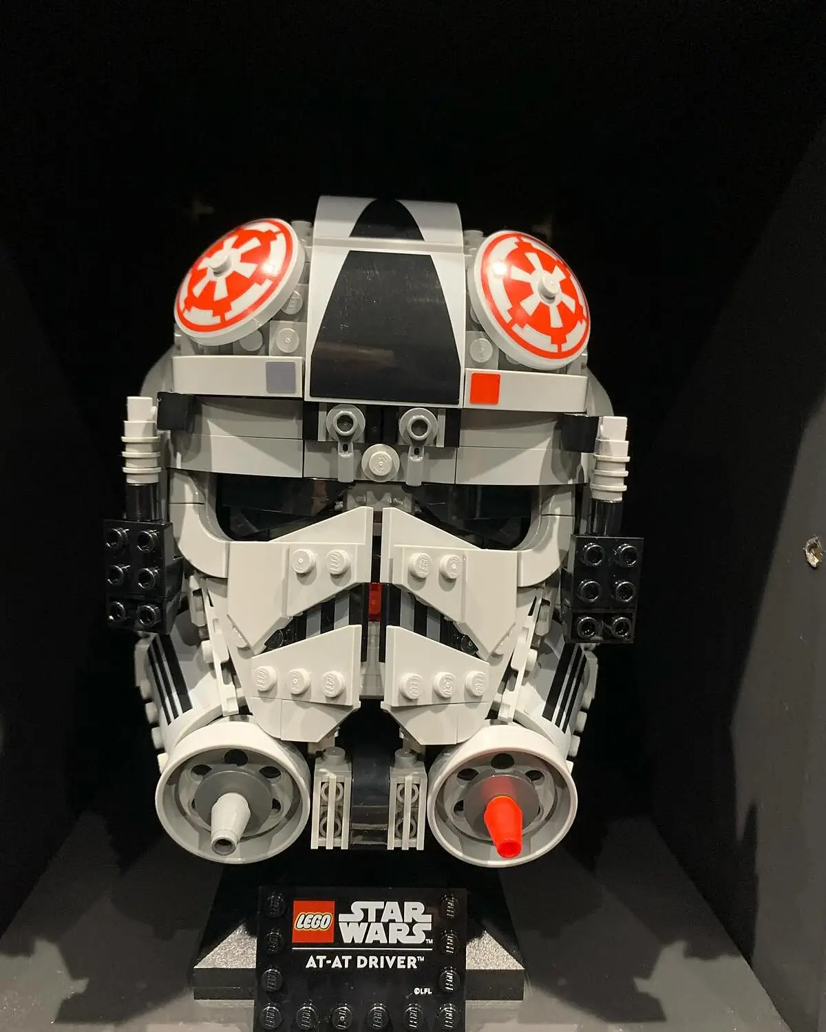 AT-AT Driver™ Helmet 75429 Buy online at the Official LEGO® Shop KSA