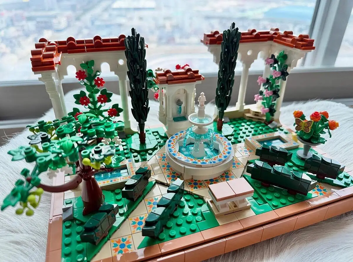 LEGO Fountain Garden & Daffodils Bundle | Costco