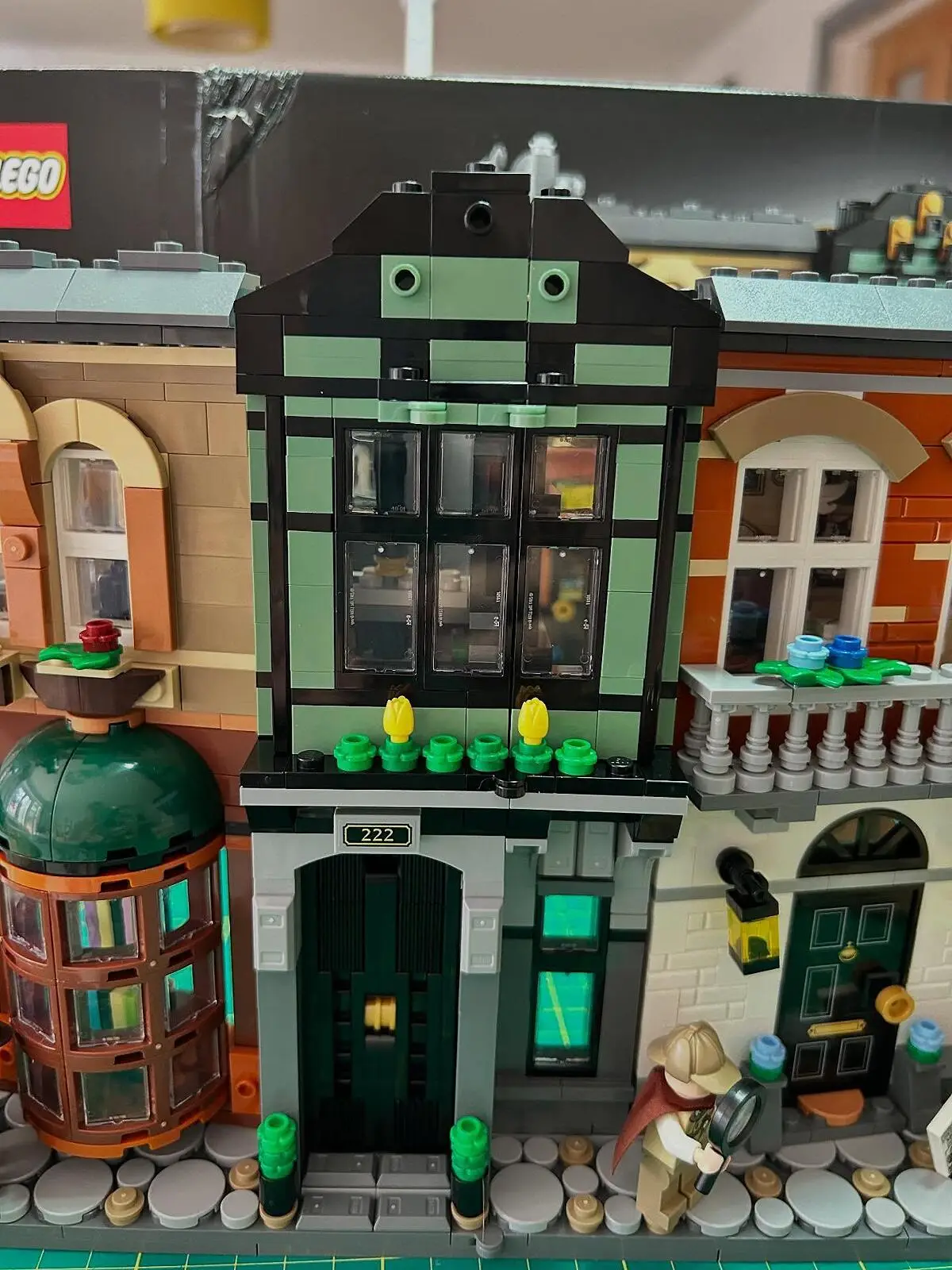 Sherlock Holmes: Book Nook 10351 Buy online at the Official LEGO
