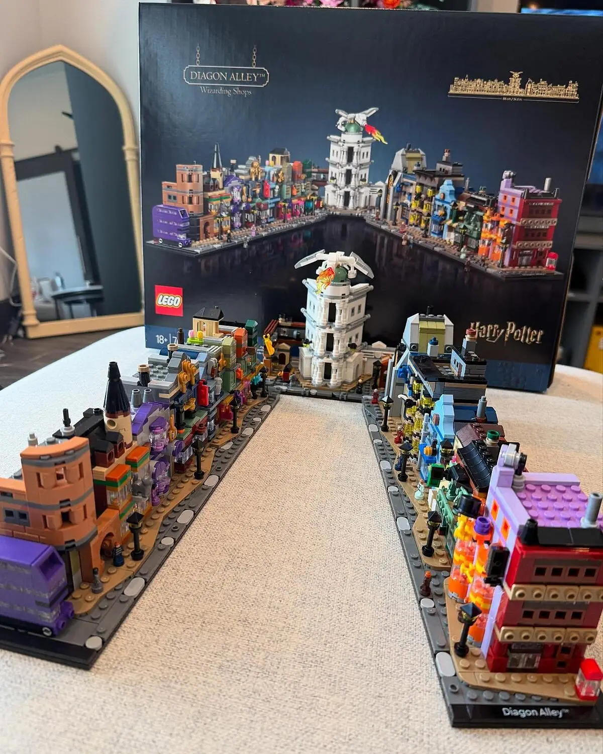 LEGO Harry Potter TM Diagon Alley Wizarding Shops 76444