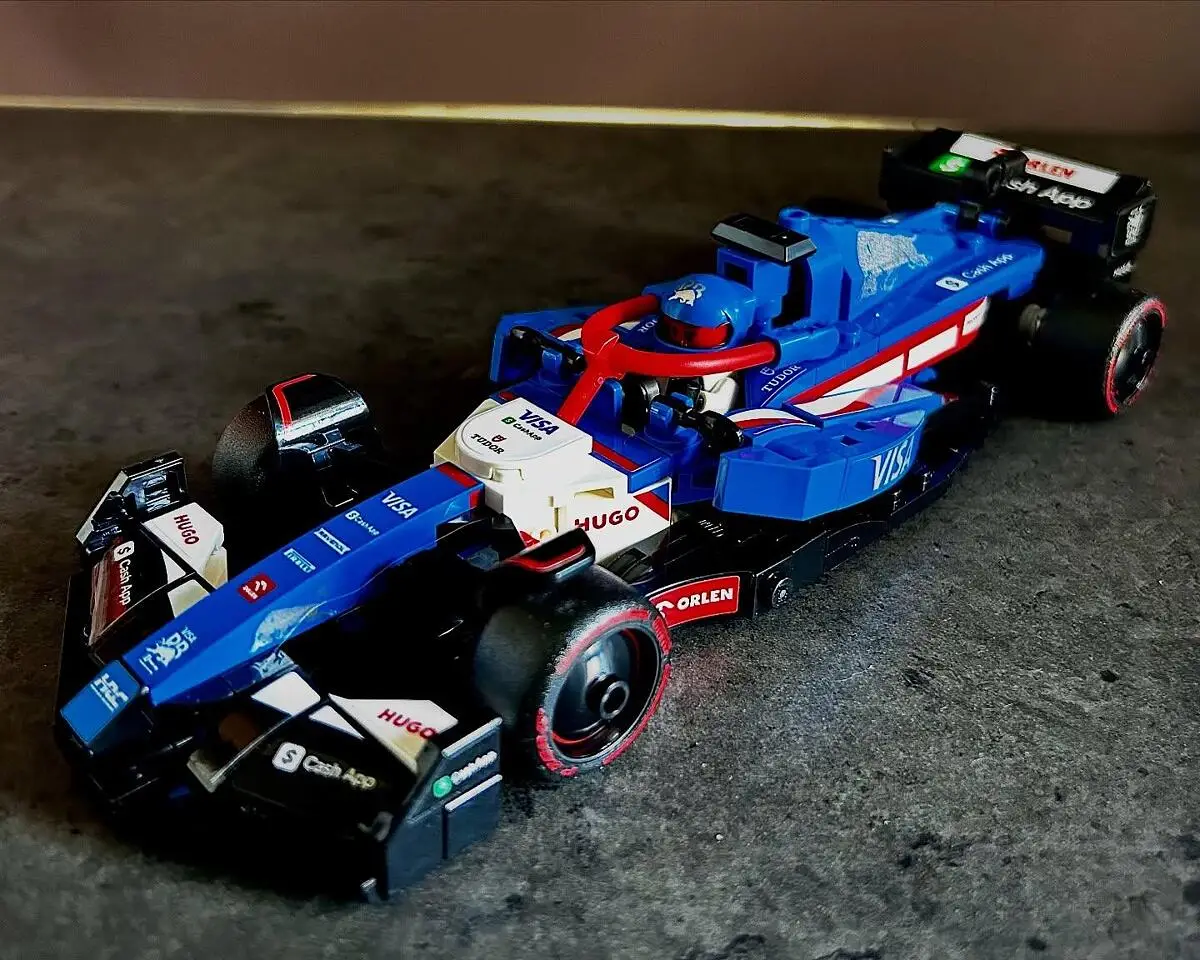 LEGO Speed Champions: Formula 1 - Masina de curse F1 Visa Cash App