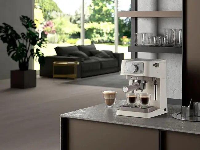 De'Longhi Stilosa 15 Bar Pump Manual Espresso Machine (EC260BK)