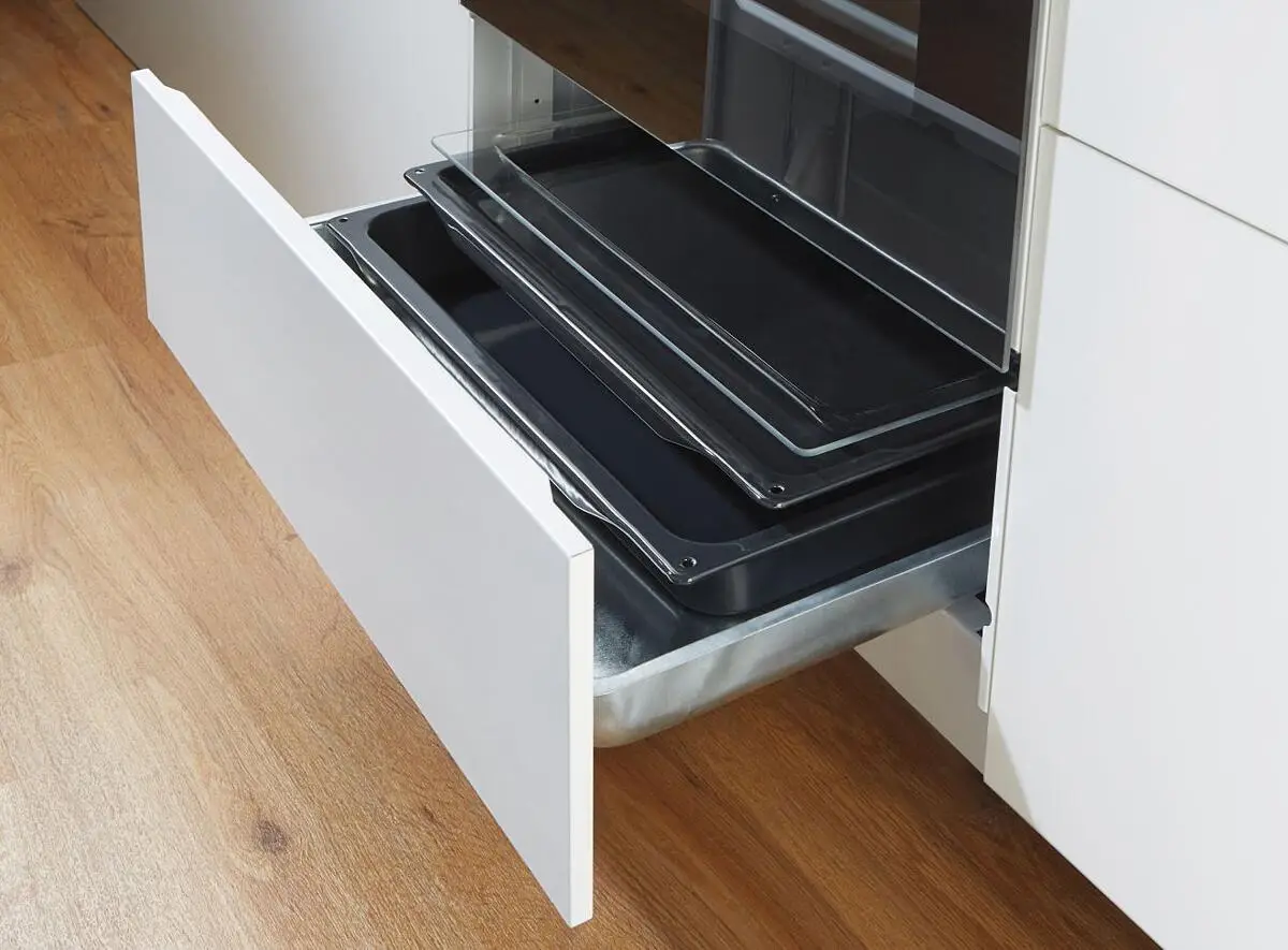 GORENJE električni štednjak sa ravnom pločom GECS6C70XPA Sivi