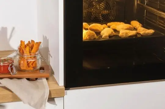GORENJE ugradbena pećnica BOP6737E02BK Piroliza Crna