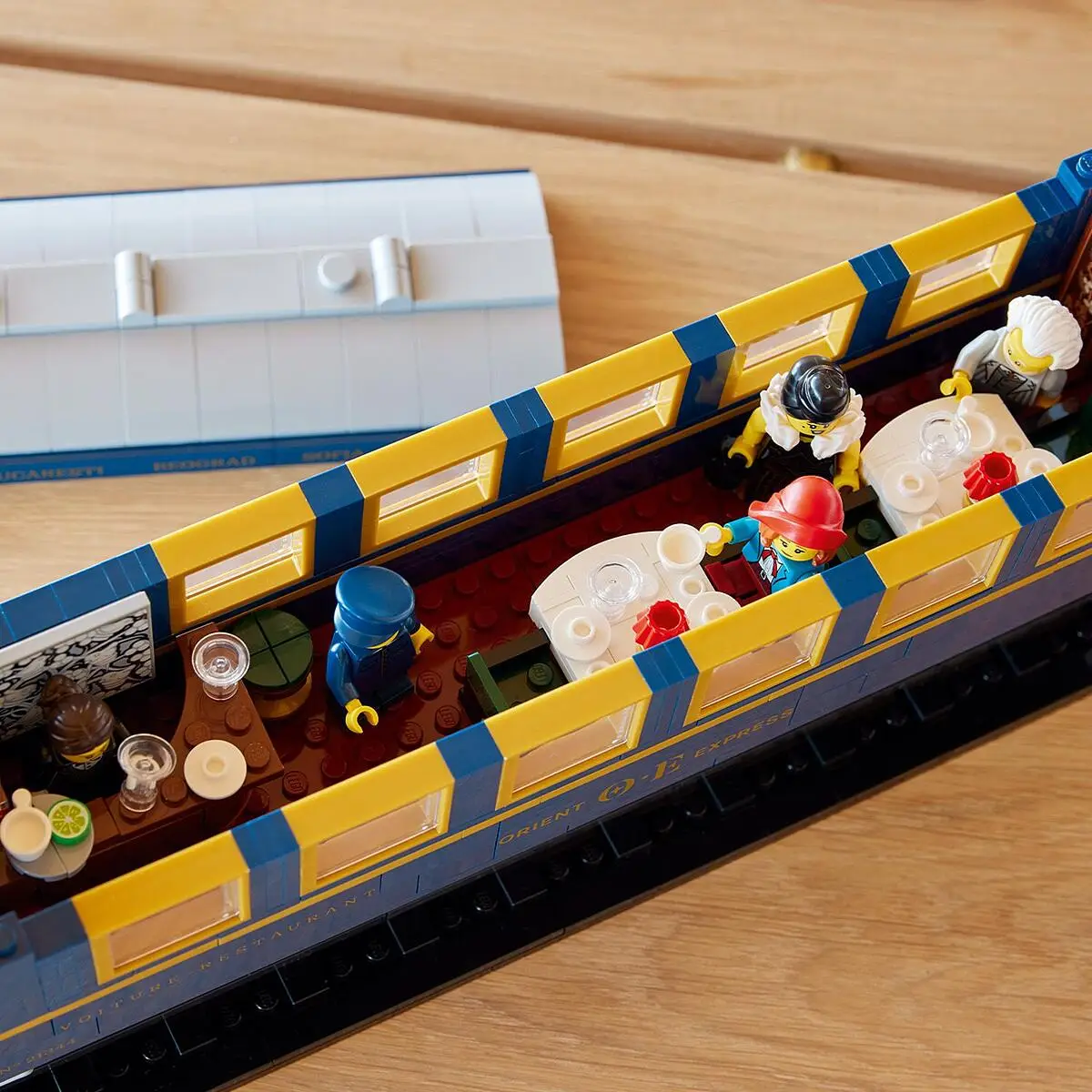 THE ORIENT EXPRESS A LEGENDARY TRAIN LEGO visual data 8