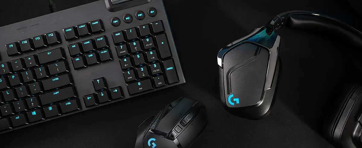 Tastiera Gaming Logitech G G815 - Cablata, Profilo Ribassato, GL-Tactile  Switches, 5 Tasti G Programmabili, USB Passthrough, Controlli Multimediali  Dedicati, QWERTY US Layout, Nero - AK Informatica