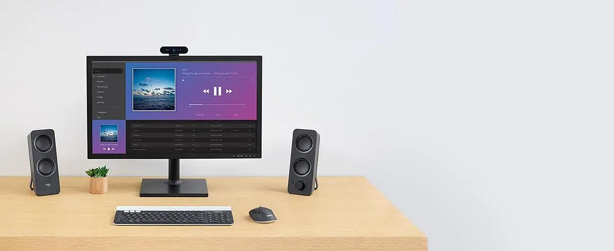 Enceintes Multimédia Logitech Z213 Avec Caisson De Basses - 7 W RMS, Design Compact, Commande Filaire Avec Bouton De Graves