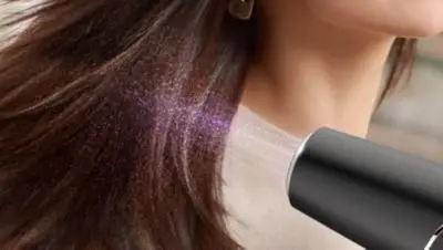 Neljakordne ioonhooldus* säravate ja kahuvabade juuste jaoks