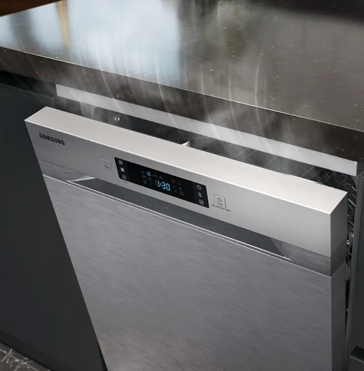 Automatic opening door to release steam and dry faster