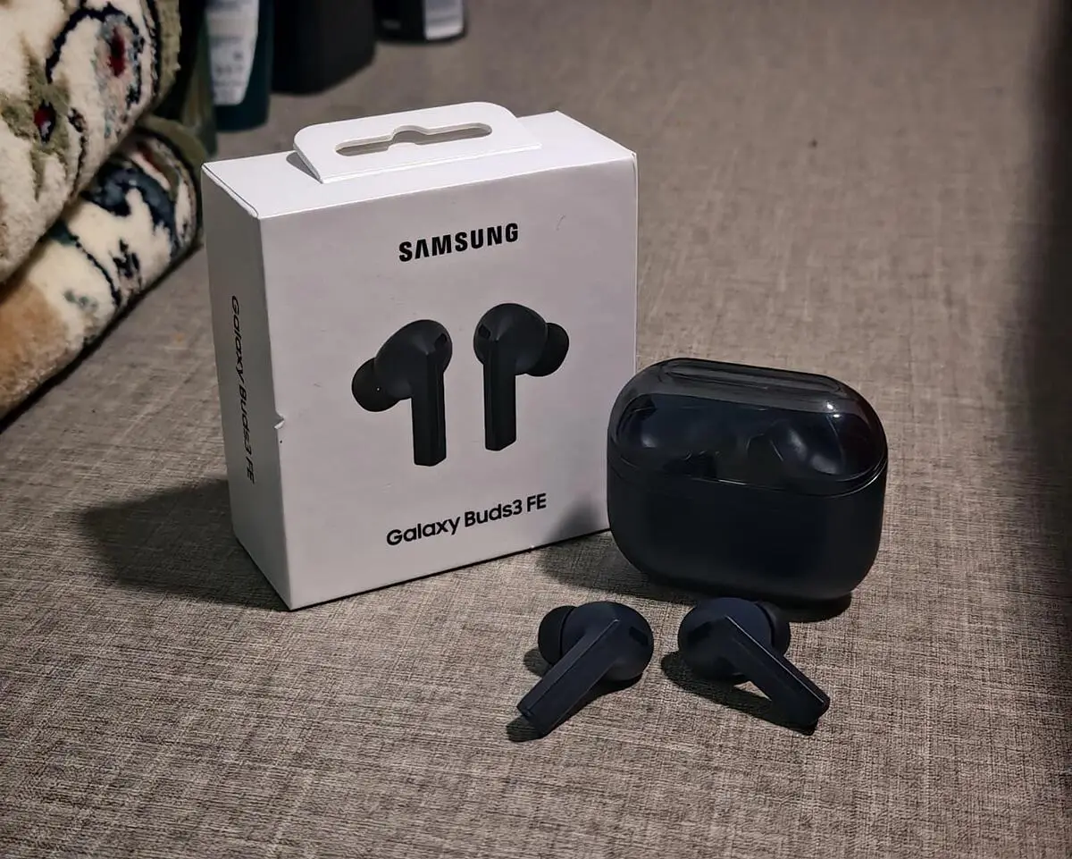 Samsung Galaxy Buds3 FE Black – Challenger Singapore