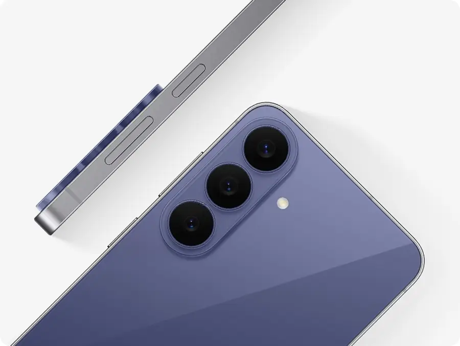 Samsung Galaxy S26 FE in Blueberry