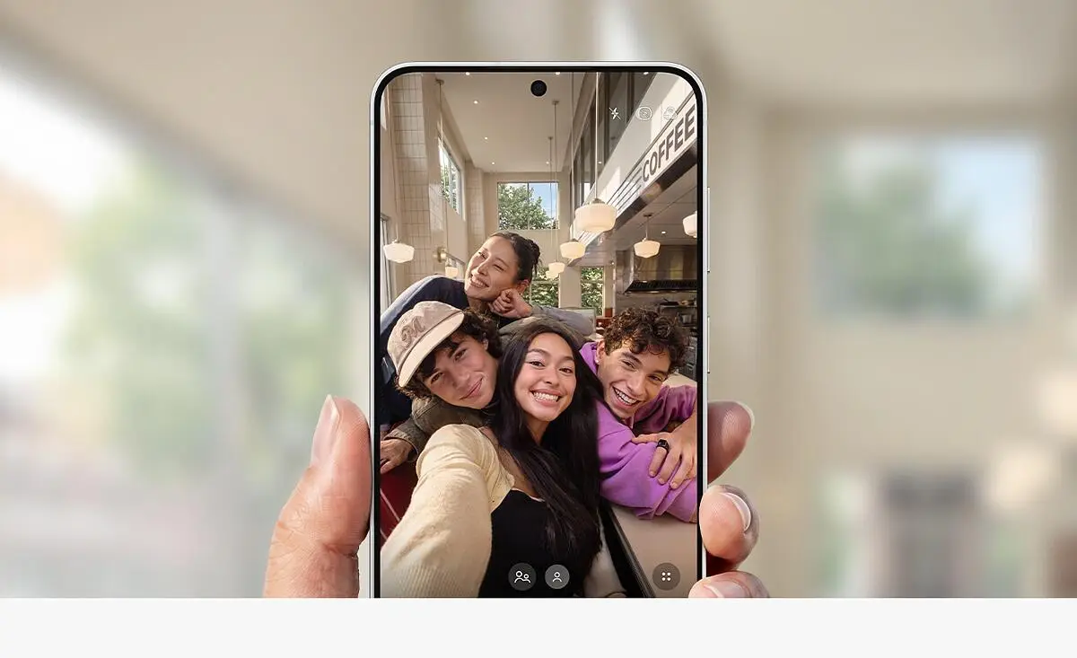 Galaxy S26 FE 12 MP selfie camera