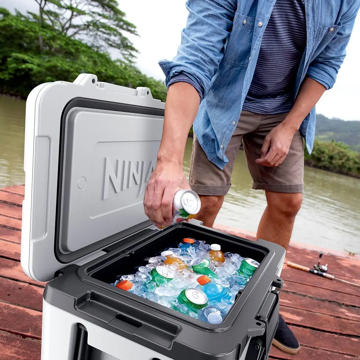 SharkNinja FrostVault Cool Box – White, 42L